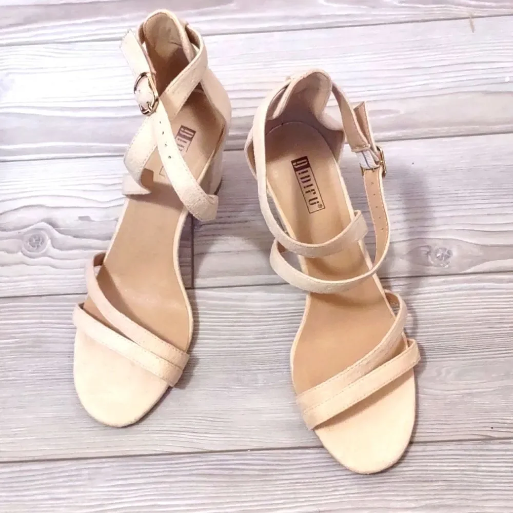 (83-2322) IDIFU Women's Chunky High Heel Sandal Sz 9